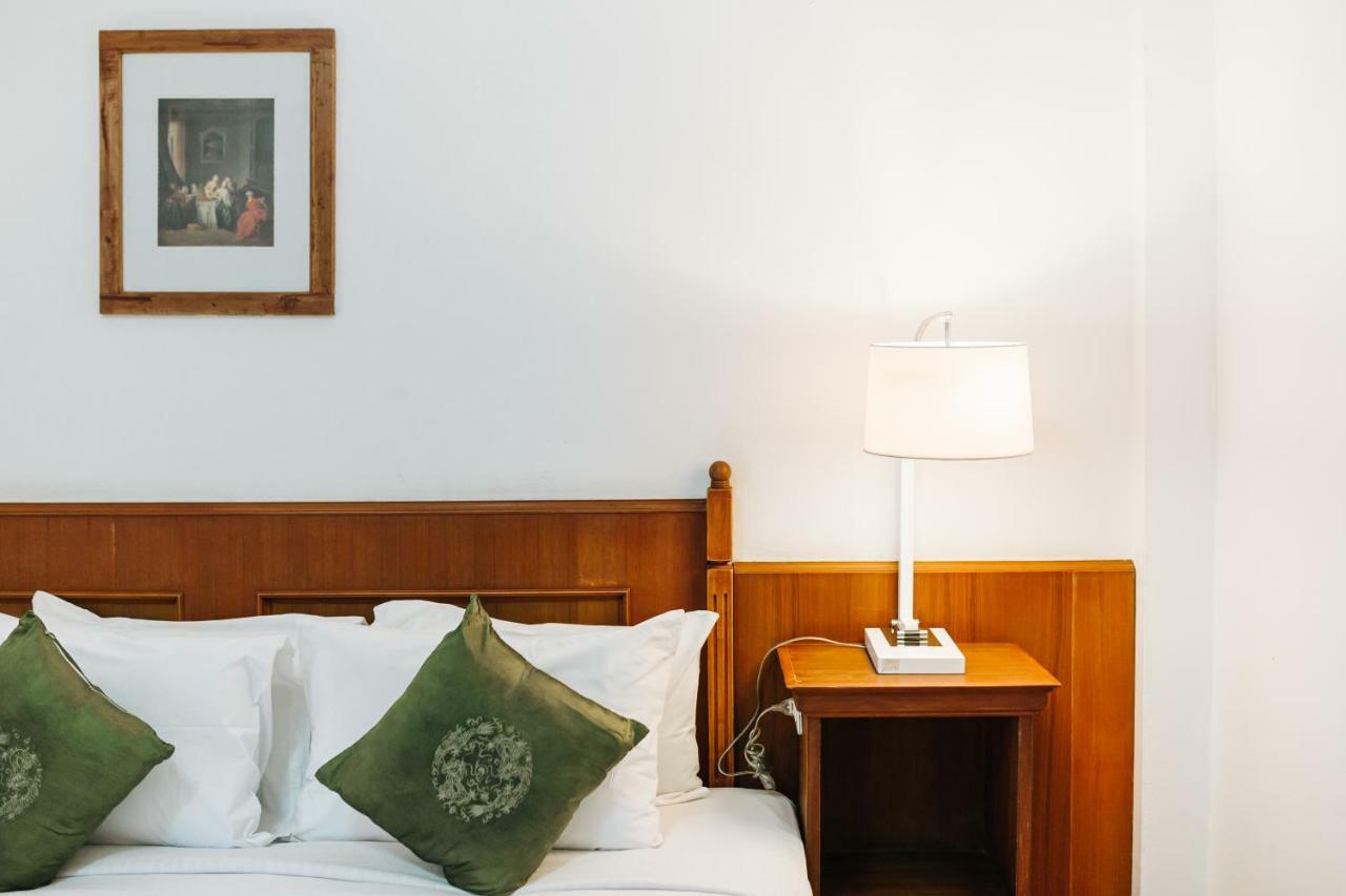 Rendezvous Oldtown Chiangmai Otel Chiang Mai Dış mekan fotoğraf
