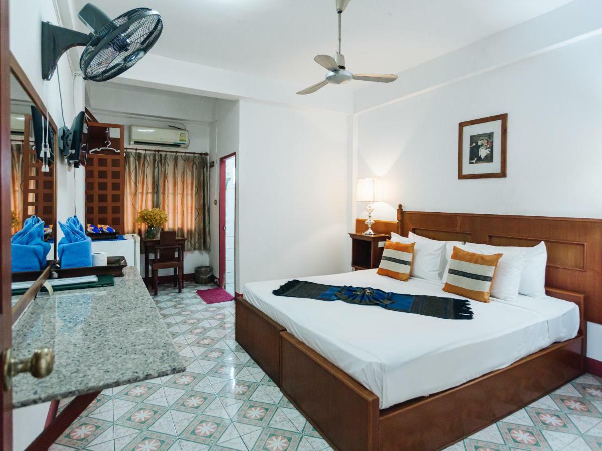 Rendezvous Oldtown Chiangmai Otel Chiang Mai Dış mekan fotoğraf