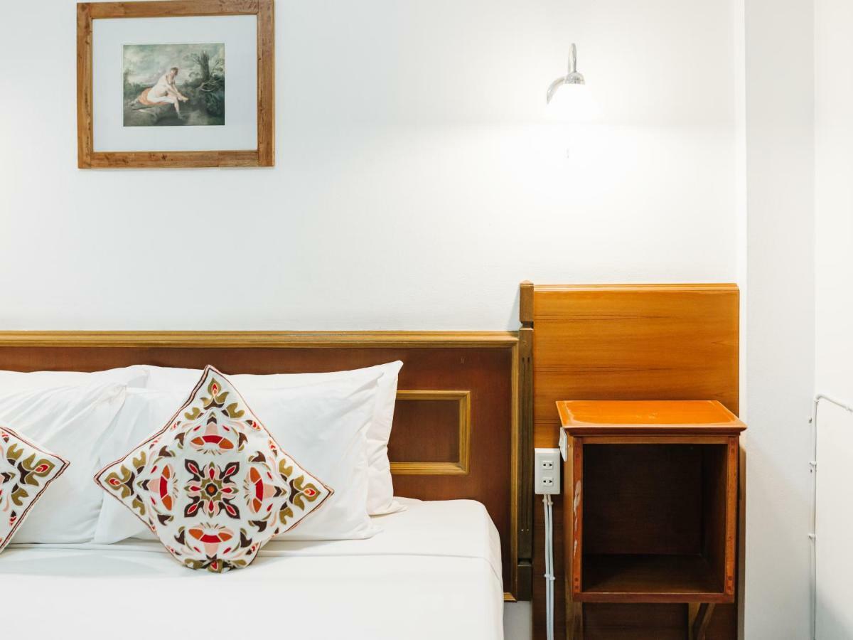 Rendezvous Oldtown Chiangmai Otel Chiang Mai Dış mekan fotoğraf