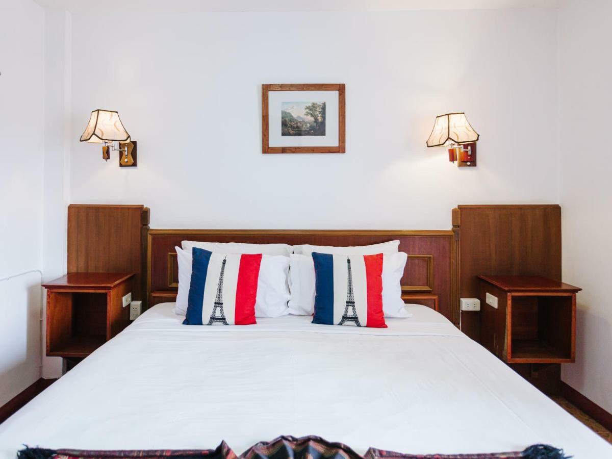 Rendezvous Oldtown Chiangmai Otel Chiang Mai Dış mekan fotoğraf