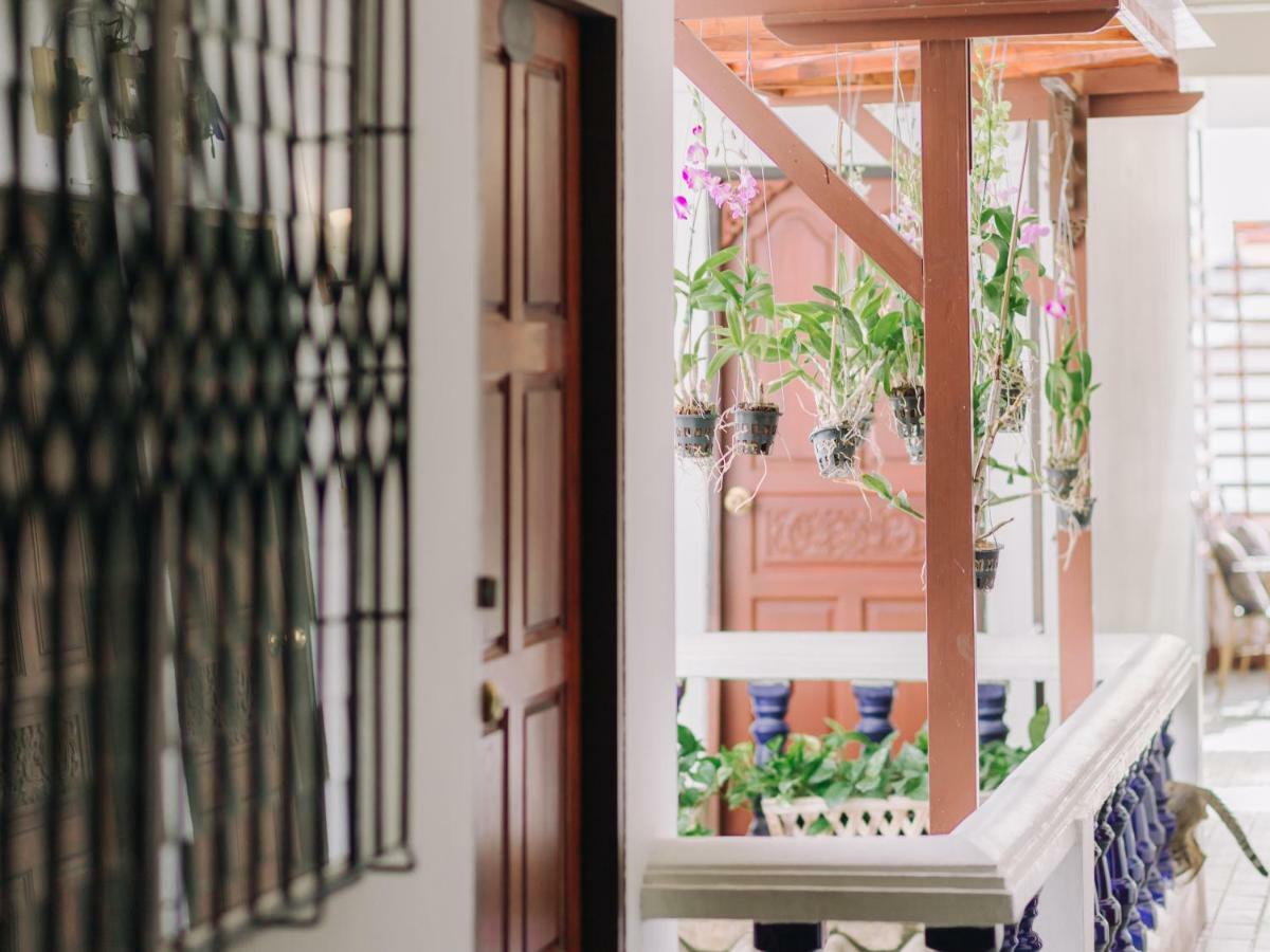 Rendezvous Oldtown Chiangmai Otel Chiang Mai Dış mekan fotoğraf